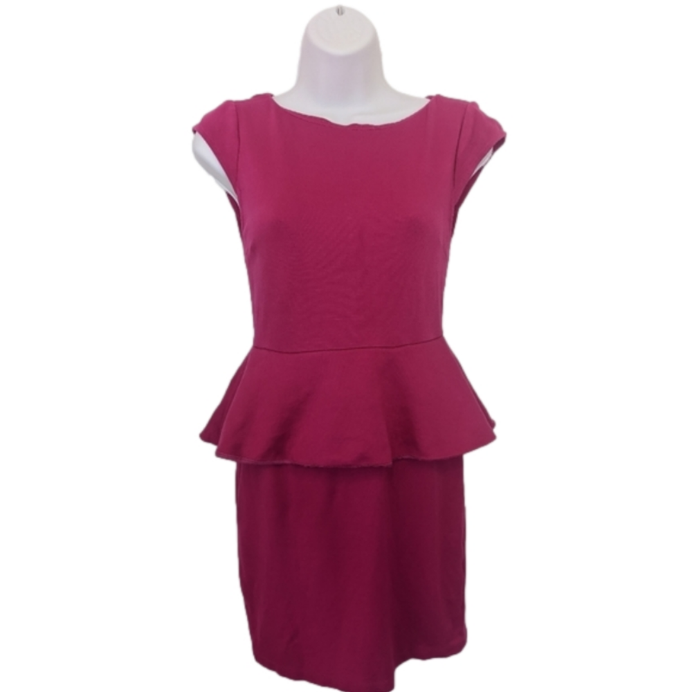 Alice + OLIVIA X HOLT RENFREW 175 VICTORIA PEPLUM MAGENTA MINI DRESS SIZ…